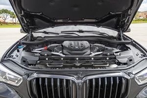 รถบีเอ็มดับเบิลยู X5 M50i ปี 2020 สภาพดีเยี่ยม เครื่องยนต์ V8 ทวินเทอร์โบ 523 แรงม้า ระบบขับเคลื่อนสี่ล้อ พร้อมเบรก M Sport  ปรับแต่งน้อยมาก - Product Image 6