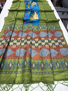 Sarees de seda Desi Tussar suaves con hermoso estampado digital con borde atractivo y blusa con estampado en contraste en nuevos estilos - Product Image 4