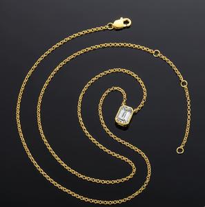 Collar con Colgante de Moissanita con Corte Esmeralda y Engaste de Bisel Personalizado para Mujer, Moderno, de Plata 925, Regalo para Fiesta de Bodas - Product Image 4