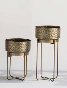 กระถางดอกไม้และเครื่องปลูกต้นไม้โลหะเหล็กสำหรับตกแต่งสวนและในร่มที่ปลูกต้นไม้แกะสลัก - Product Image 4