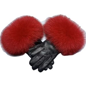 Vente en gros de gants en cuir tendance pour filles fourrure d'hiver en peau d'agneau logo personnalisé multi-usage pour s'habiller en voiture écran tactile extérieur - Product Image 3