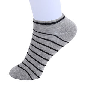 Chaussettes basses décontractées pour hommes, respirantes, absorbant la transpiration, antibactériennes, noires et blanches, pour le yoga et le football - Product Image 3