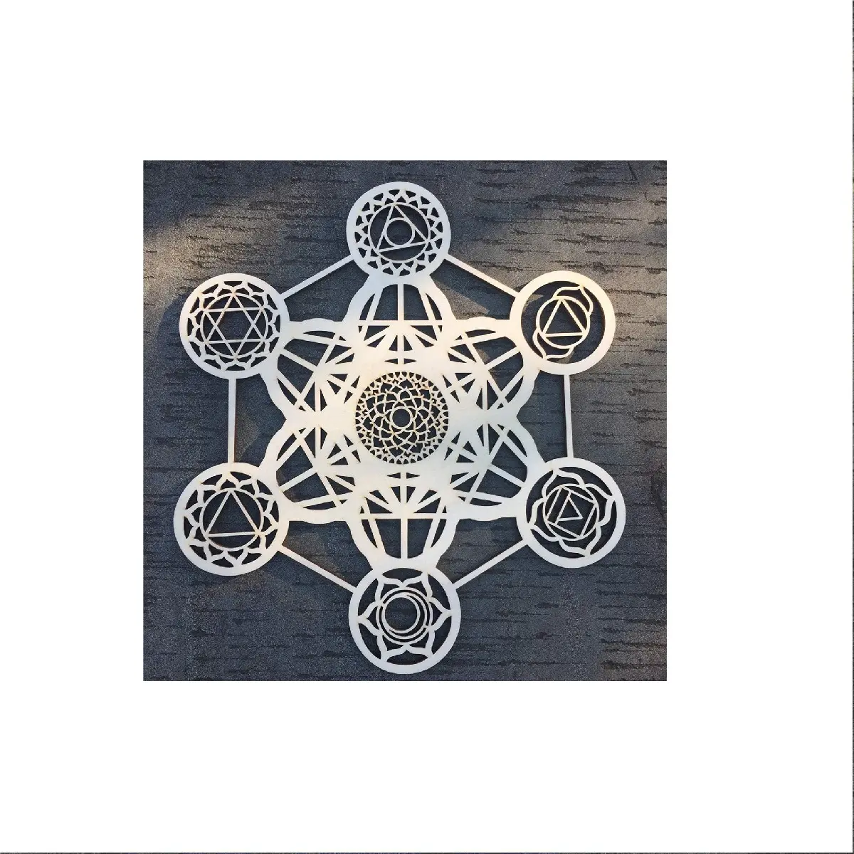 Ornamen Potongan Laser Papan Kayu Dekorasi Seni Dinding Tetrahedron Geometri Suci Kayu Dibuat dengan Harga Terbaik