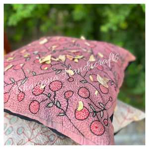 Housse de coussin Kantha brodée florale vintage élégante housse de coussin bohème indienne pour la maison hôtel broderie exquise - Product Image 2