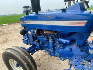 2011 Roue de tracteur Farmtrac 65 2WD d'occasion avec engrenage et composants du moteur principal 50 HP - Product Image 6