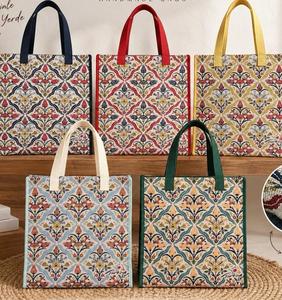 Bolso Tote de Hombro DAFNI BIG PAZAR Modelo 557, Diseño Vintage con Patrón de Ojos, Lona Sólida, Cierre de Cremallera, Bordado Digital en Poliéster - Product Image 1