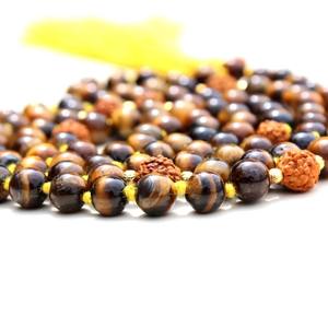Collar de Cuentas de Ojo de Tigre y Rudraksha, 108 Nudos, Joyería de Yoga, Hecho a Mano por Artistas Indios, Estilo Bohemio - Product Image 4