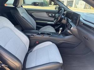 Ford Mustang EcoBoost 2024 Convertible de 2 Puertas, Seminuevo - Product Image 4