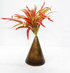 3 ขาทองเหลืองโบราณสีแจกันดอกไม้อลูมิเนียมนูนแจกันดอกไม้Royal Classicดูแฟนซีงานแต่งงานและบ้านแจกันดอกไม้ - Product Image 6