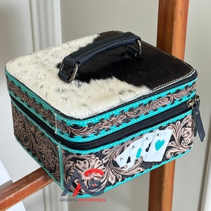 Boîte à bijoux en cuir de vachette de style occidental, fabriquée à la main, élégante, grande capacité, boîte de rangement de voyage pour femmes - Product Image 1