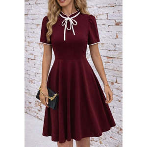 Robe midi en crêpe à manches courtes, à lacets et à volants pour femmes, 35719 - Bourgogne - Product Image 1