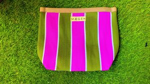 Fourre-tout de plage de voyage rayé écologique personnalisé fermeture à glissière réutilisable avec étiquette de logo sac de toilette cosmétique en nylon recyclé - Product Image 2