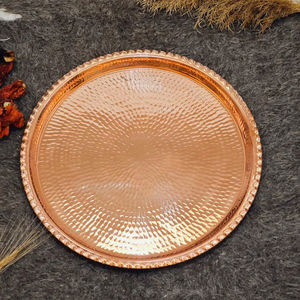 Bandeja Redonda Clásica de Cobre con Acabado Martillado, Ideal para Reuniones Festivas, Entretenimiento en el Hogar y Uso en Ocasiones Especiales - Product Image 1