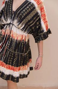 ชุดเดรสสั้นสีดำสไตล์ยูเครนสำหรับผู้หญิงคอวีปักลาย, เดรสสั้นยาวสไตล์อเมริกันคอวี - Product Image 4