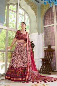 Dernier modèle de Lehenga Choli en soie de style gujarati pour Navratri, avec travail de miroirs et de Zari, style traditionnel, prêt à être expédié - Product Image 5