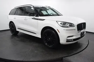 Pristine clean 2024 Linc-oln Aviator - Product Image 4