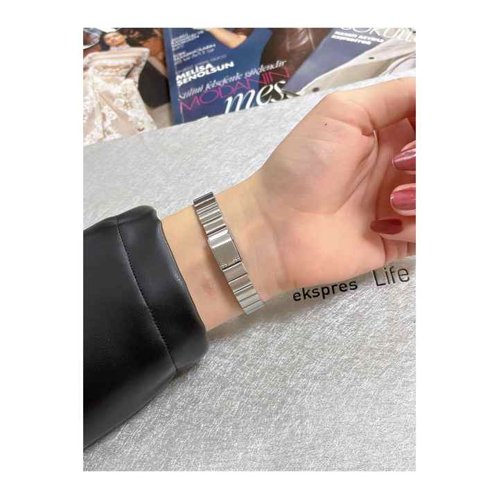 Minimal Women's Wristwatch (Adjustable Strap)