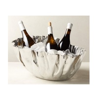 Refroidisseur de vin fait à la main de conception vintage de baquet de boisson en métal pour des bières de vin boissons froides hôtels et restaurants extérieurs de garden-party
