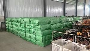 ขายส่งจากโรงงาน รองเท้ามือสองคละแบบสำหรับผู้ชายและผู้หญิง คอลเลคชั่นฤดูร้อน วัสดุบุรองเท้าไนลอนและผ้าไม่ถักทอ - Product Image 3