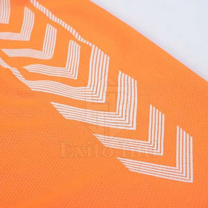 Venta al por mayor de uniformes de fútbol de diseño personalizado sublimación de impresión de ropa de fútbol conjuntos de uniformes de fútbol baratos - Product Image 5