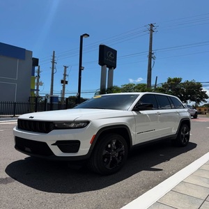 Jeep Grand Cherokee L Altitude X 4X2 SUV 2024 en Alta Demanda - Product Image 1