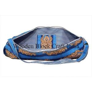 Sac de yoga élégant imprimé tigre, sac de sport moderne unisexe en tissu de coton avec fermeture éclair et sangle réglable pour l'extérieur - Product Image 5