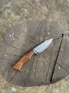 Couteau avec étui en cuir, cadeau pour le camping, service OEM, couteau de poche en acier Damas fait main de haute qualité - Product Image 5