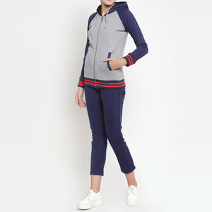 Premium Quality Women's Solid Color Tracksuit <b>Set</b> Customized Logo Printing Lightweight Breathable Women Tracksuit - Product Image 2