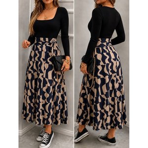 Vestido largo de viscosa con cuello cuadrado y mangas largas para mujer, con estampado Etegi y cinturón en la cintura, 38069 - Estampado - Product Image 1