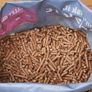 Las mejores ofertas en pellets de madera de pino y roble eficientes, diámetro de barra de combustible en bolsas para calefacción del hogar y necesidades de energía, en stock rápido - Product Image 1