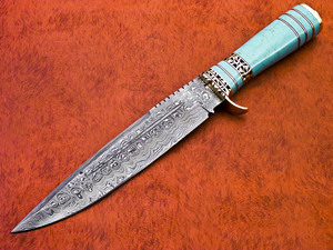 Couteau de chasse OEM personnalisable en acier Damas, poignée en résine turquoise, gaine en cuir à motif torsadé pour EDC - Product Image 2