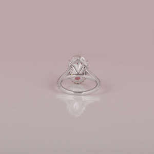 แหวนหมั้นทองคำแท้14K การตั้งค่ารัศมีที่ซ่อนอยู่สไตล์คลาสสิกเพชรทรงรีตัดห้องแล็บสร้างเพชรได้รับการรับรอง IGI - Product Image 5