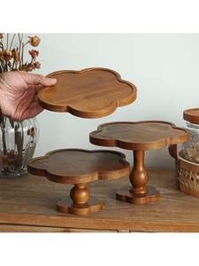 Présentoir à gâteaux en bois pour dessert fabriqué à la main avec finition laquée lisse, parfait pour la présentation de sucreries à la maison ou lors d'événements professionnels - Product Image 4