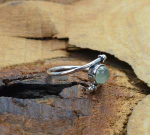 Anillo de Compromiso Minimalista de Plata de Ley 925 con Circonita Verde y Baño de Rodio, con Gema Redonda, para Unisex, Regalo para Fiestas - Product Image 3