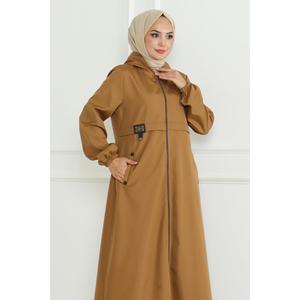 Abrigo Largo Tipo Gabardina para Mujer, Marca Armal, Color Taba, con Cierre de Doble Botonadura, Capucha con Cremallera, Impermeable, Modelo 19217 - Product Image 2