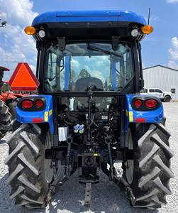 Meilleur prix pour un chargeur à attache rapide New Holland Workmaster 75h, excellent état, sans problèmes, livraison rapide, composants principaux : roulement - Product Image 3
