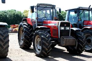 Tracteurs Massey Ferguson MF-375 4WD 75hp d'occasion à vendre - Product Image 5