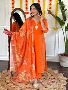 Vêtements fantaisie Salwar Kameez avec une couleur différente pour les femmes cousues Kurtis attrayant pakistanais indien Anarkali Kurtis avec Dupatta - Product Image 6