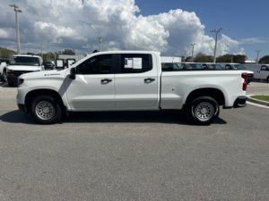 Camioneta Silverado 1500 Work Truck 2023 Usada, con Excelente Rendimiento del Motor y Asientos Cómodos - Product Image 2