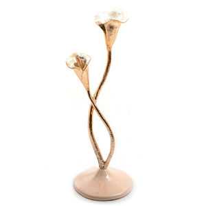 Diseño clásico Decoración del hogar Portavelas hecho a mano Portavelas de metal con forma de flor de calidad premium Color dorado - Product Image 1