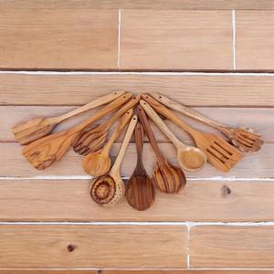 Spatule en bois de qualité supérieure, finition naturelle, résistante à la chaleur, ustensile pour la cuisine à domicile, disponible pour la distribution mondiale - Product Image 2