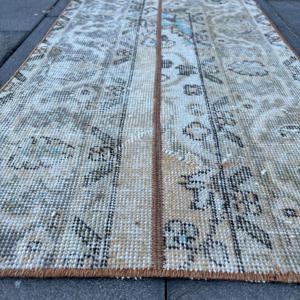 Alfombra Turca Pequeña de 1.7x3.2 pies, Alfombra Vintage, Alfombra Beige con Puntos - Product Image 5