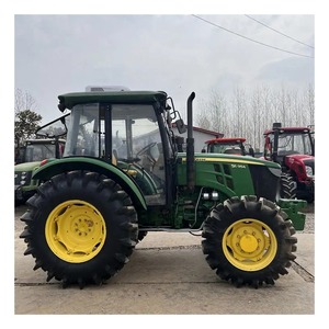 Tractor utilitario Premium John Deer 5075E, máquina agrícola resistente, diseño duradero, motor diésel eficiente - Product Image 1
