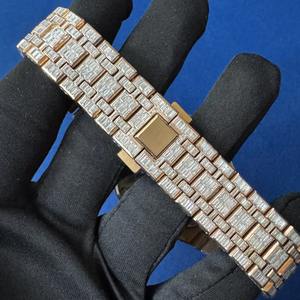 Reloj de pulsera de moda estilo hip hop con diamantes de moissanita y acero inoxidable, disponible para hombres y mujeres, disponible en grandes cantidades, de lujo. - Product Image 4