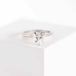 Heart Cut Pave Set Moissanite Anillo de compromiso - Product Image 1