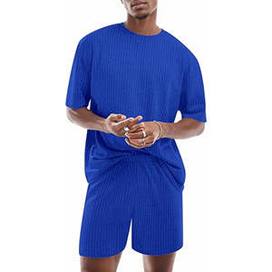 Conjunto de camiseta y pantalones cortos para hombre con logotipo personalizado, cómodo atuendo atlético de dos piezas para deportes de fitness y ropa de calle - Product Image 2