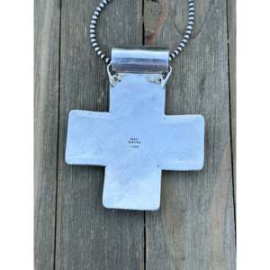 Pendentif croix en argent sterling opale blanche Marcella James - Product Image 5