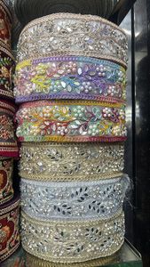 ผ้าลูกไม้ปักลายสำหรับแต่งชุดเดรสและเสื้อผ้ามีหลายสีและจำหน่ายต่อ - Product Image 2