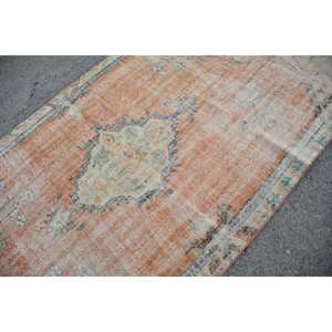 Tapis turc vintage de 5.1x9.6 pieds Orange Beige tissage plat en laine avec motif patchwork pour décorations de salon utilisation dans le couloir - Product Image 5