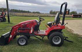 Tracteur chargeur Massey Ferguson GC2400 4x4 50hp 60hp 4WD 4x4 équipement de machine agricole chargeur frontal composants de base pompe à moteur - Product Image 6
